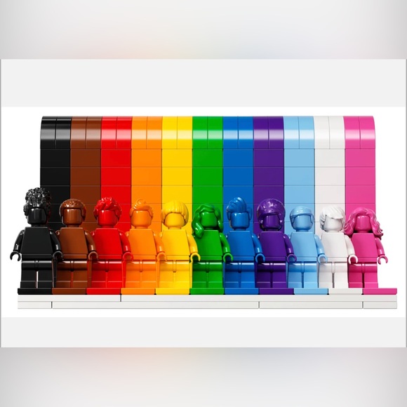 NEW LEGO “Everyone is Awesome” - Picture 2 of 4